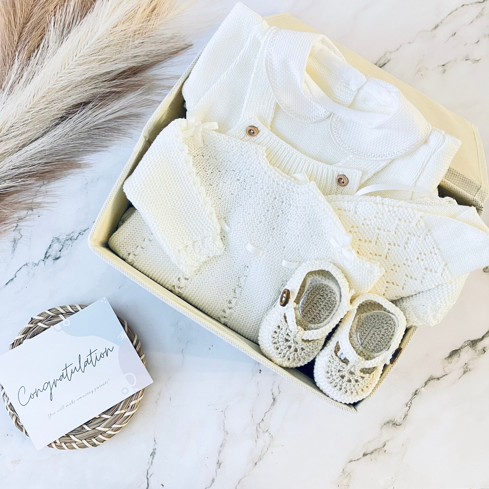 Neutral Gender Baby Knitted Set Luxury Box | PARIS PERLA Luxury box 2 set Baboxie 
